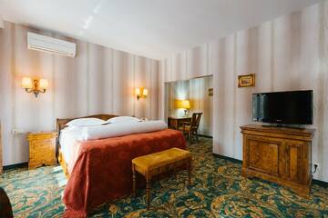 Люкс с джакузи в Парк-Отеле Усадьба Мещёрская