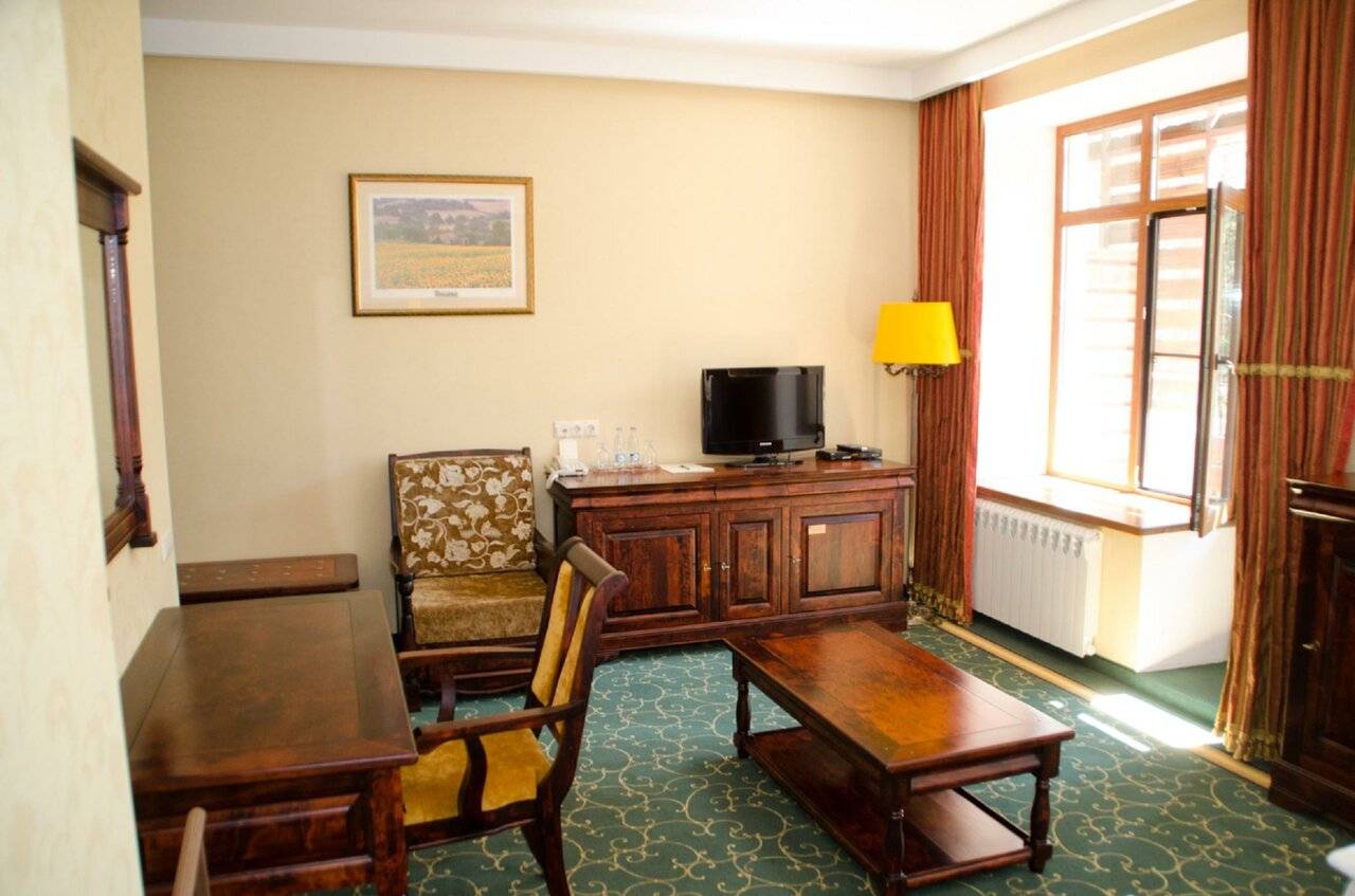 Фото Парк-Отеля Усадьба Мещёрская Гусь-Хрустальный 220