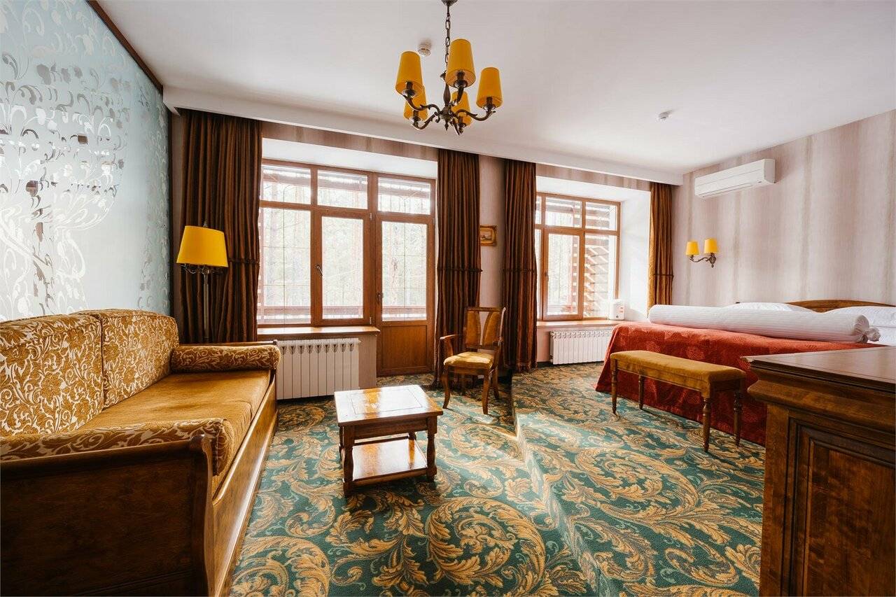 Фотографии номера Люкс с джакузи в Парк-Отеле Усадьба Мещёрская Гусь-Хрустальный