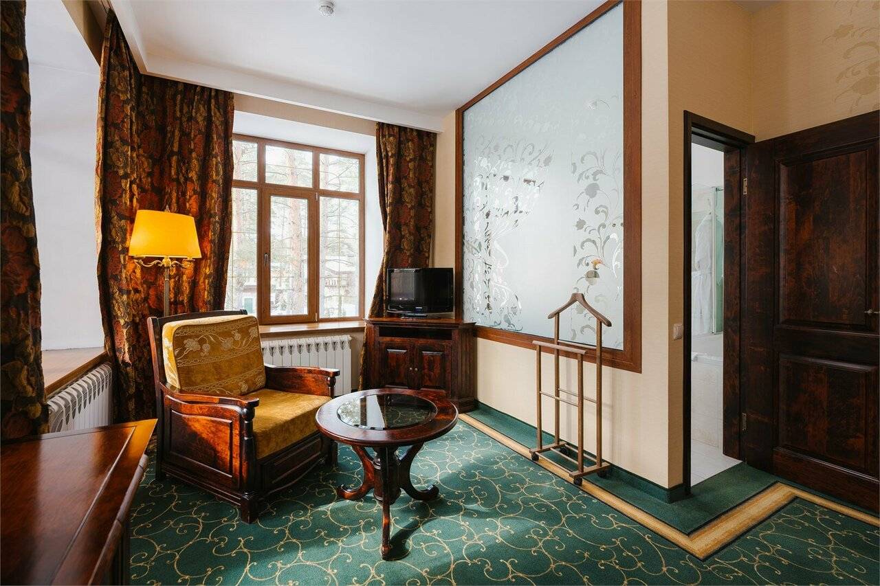 Фотографии номера Панорамный сьют в Парк-Отеле Усадьба Мещёрская Гусь-Хрустальный